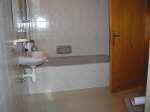 Pent_bath_up.jpg (96697 bytes)