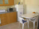 cyprus_villas_pyla_kitchen.jpg (30414 bytes)