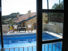 Viouni studio apartment in Cyprus with swimming pool - I deal holiday rental in a quiet authentic situation - the pool again